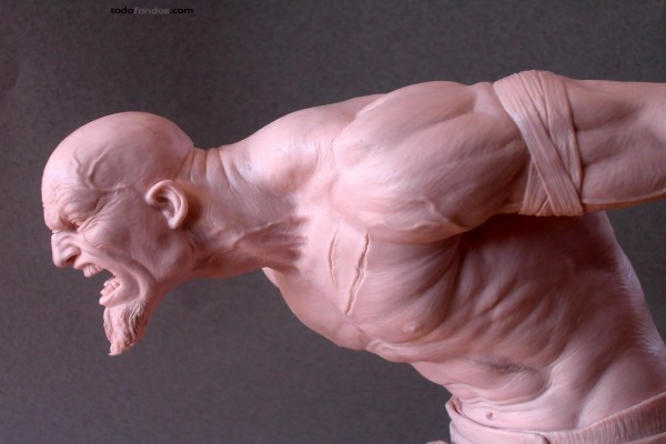 Escultura de Kratos, personaje de "God of War"