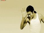Michael Jackson, sonriente, en camiseta