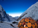 Estrellas sobre el campo base (Monte Everest)