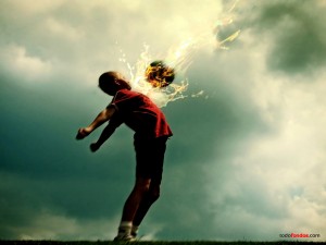 Postal: Niño con balón en llamas