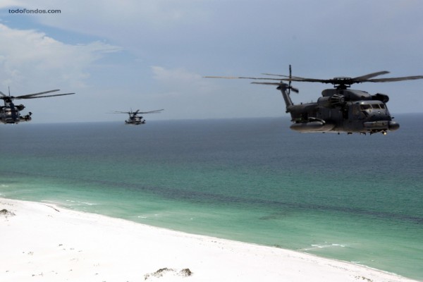 Helicópteros Chopper sobre la playa
