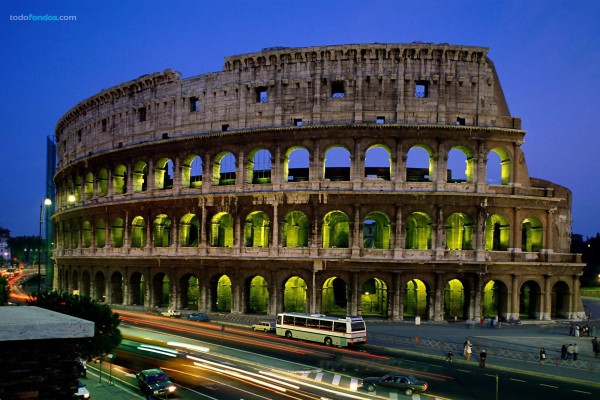 El Coliseo de Roma al atardecer