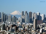La ciudad de Tokio con el Monte Fuji al fondo