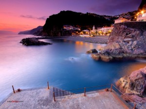 Postal: Atardecer en "Ponta do Sol", una ciudad en la isla de Madeira