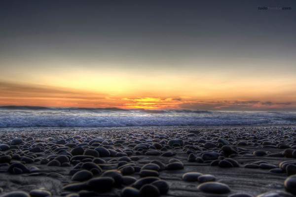 Piedras en la playa (Carlsbad, California)