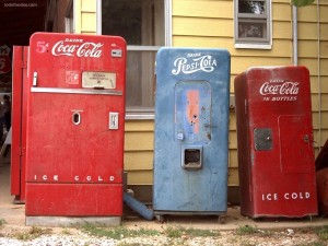 Máquinas antiguas de Coca-Cola y Pepsi