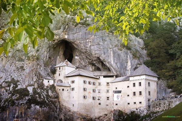 Castillo de Predjama (Eslovenia)