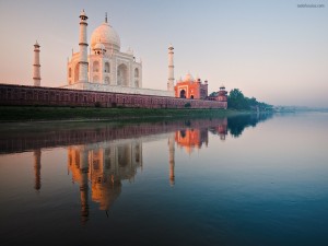Postal: El Taj Mahal visto desde el río Yamuna