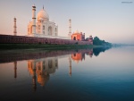 El Taj Mahal visto desde el río Yamuna
