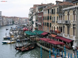 Un canal de Venecia
