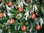 Bolas decorando el árbol de Navidad