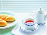Té y bollitos para desayunar