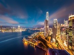 Enormes rascacielos en la ciudad de Hong Kong