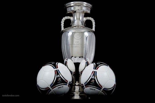 Copa UEFA Euro 2012 y balones Tango-12