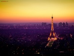 Luces en París, coronada por la Torre Eiffel
