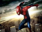Spider-Man sobre la ciudad