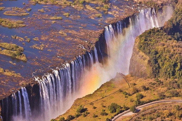 Cataratas Victoria (río Zambeze) en la frontera entre Zambia y Zimbabue