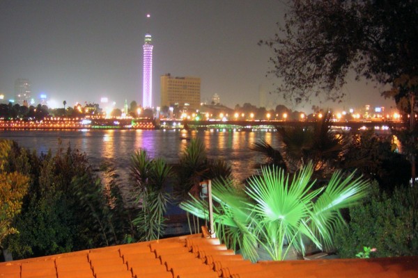 Torre del Cairo (Egipto) de noche