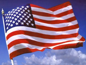 Bandera de Estados Unidos ondeando al viento