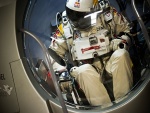 Felix Baumgartner dentro de la cápsula de la misión Red Bull Stratos