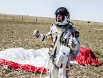 Felix Baumgartner ya en tierra tras finalizar la misión Red Bull Stratos