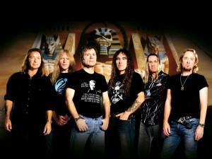 Postal: La banda británica de heavy metal "Iron Maiden"