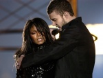 Janet Jackson y Justin Timberlake cantando juntos en la Super Bowl