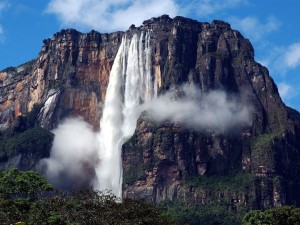 El Salto Ángel, la caída de agua más alta del mundo, en el Parque nacional Canaima (Venezuela)