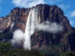 El Salto Ángel, la caída de agua más alta del mundo, en el Parque nacional Canaima (Venezuela)