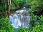 Preciosas cascadas en Kanchanaburi (Tailandia)