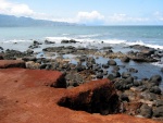 Una playa rocosa en Maui (Islas Hawái)