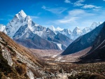 Monte Ama Dablam, en la cordillera del Himalaya