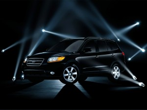 Postal: Todoterreno Hyundai Santa Fe en color negro