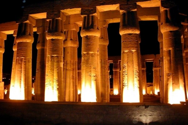 Templo de Luxor por la noche (Egipto)