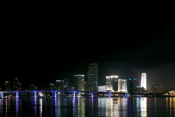 Skyline nocturno de Miami