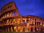 El Coliseo Romano por la noche (Roma, Italia)