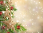 Estrellas doradas colgadas del árbol de Navidad