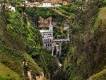 El Santuario de Las Lajas (Colombia) ubicado entre dos montañas