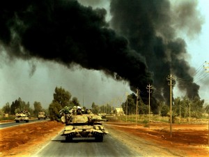 Postal: Tanques avanzando por las carreteras en la Guerra de Irak