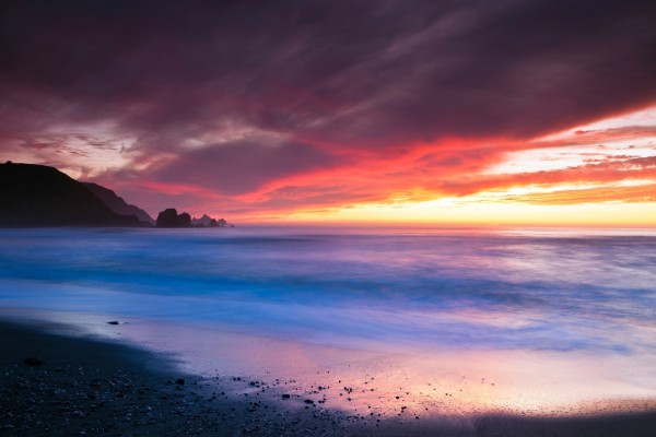 Puesta de sol en Rockaway Beach (California)
