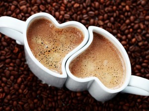 Postal: Tazas de café con forma de corazón