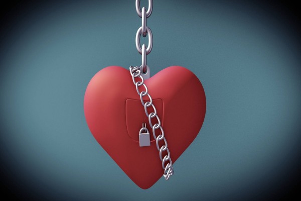 Corazón con cadena y candado