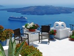 Vistas desde una terraza de la Isla Santorini (Grecia)