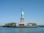 Estatua de la Libertad, en la pequeña Isla de la Libertad (Nueva York)