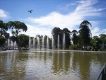 Fuente y lago del Parque Centenario de Buenos Aires (Argentina)