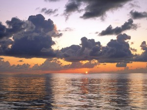 Postal: Nubes sobre el Océano Pacífico