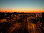Patio de ferrocarril por la noche