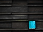 Caja azul con cerradura