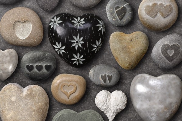 Piedras y corazones