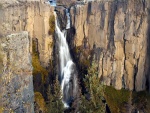 Gran cascada de agua en Colorado (Estados Unidos)